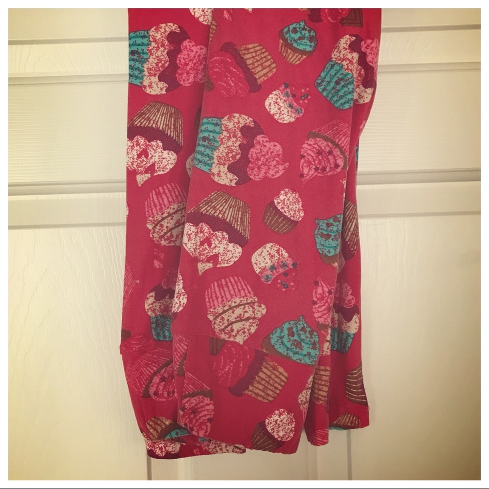 EUC ONE SIZE LULAROE PINK CUPCAKE LEGGING